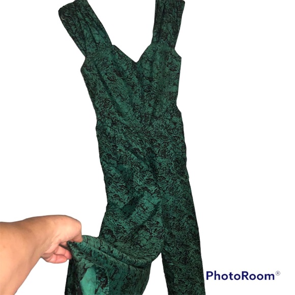 Vintage green & black silk print keyhole tie back jumpsuit - Picture 6 of 7